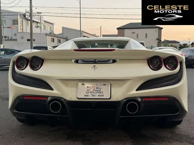 FERRARI F8 Spider 2022 — photo 7 sur 8