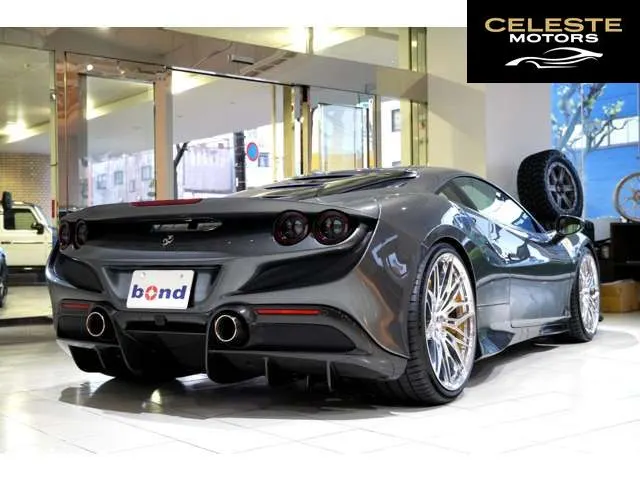 FERRARI F8 Tributo 2022 — photo 6 sur 8