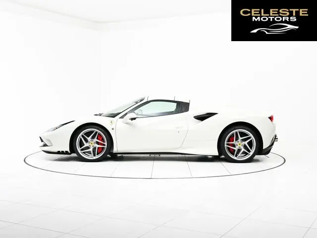 FERRARI F8 Spider 2021 — photo 8 sur 8