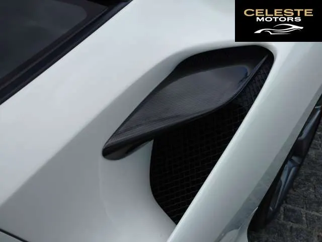 FERRARI F8 Tributo 2020 — photo 4 sur 8