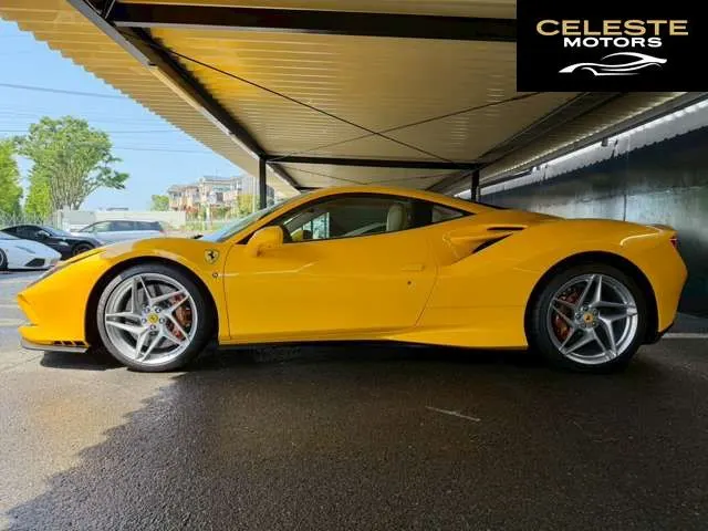 FERRARI F8 Tributo 2020 — photo 3 sur 8