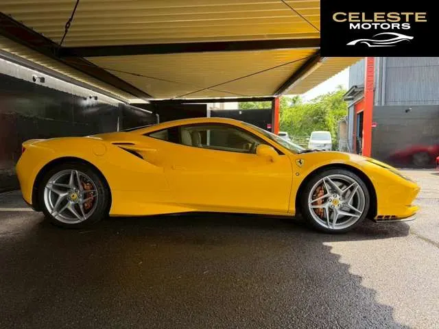 FERRARI F8 Tributo 2020 — photo 4 sur 8