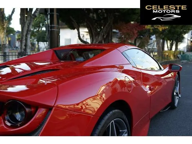 FERRARI F8 Spider 2022 — photo 7 sur 8