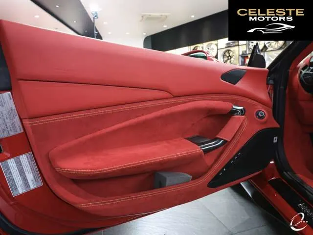 FERRARI F8 Spider 2022 — photo 7 sur 8