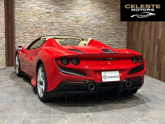 FERRARI F8 Spider 2022 — photo 5 sur 8