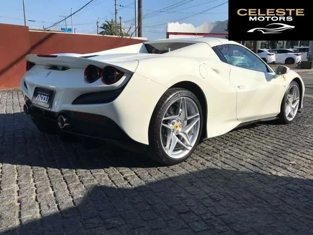 FERRARI F8 Spider 2022 — photo 2 sur 8