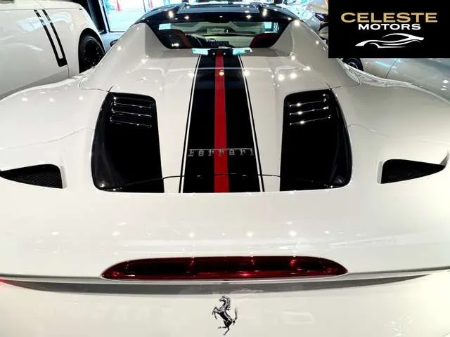 FERRARI F8 Spider 2021 — photo 3 sur 8