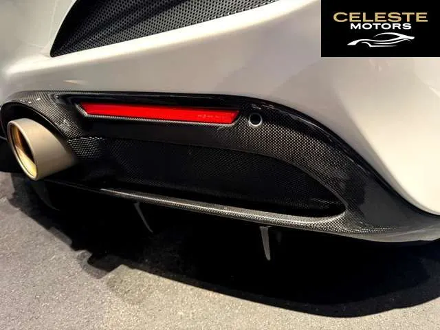 FERRARI F8 Spider 2021 — photo 4 sur 8