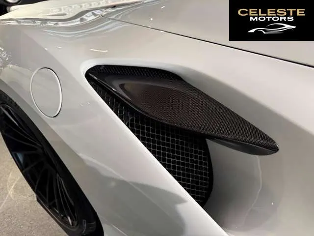 FERRARI F8 Spider 2021 — photo 6 sur 8