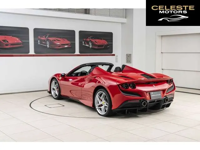 FERRARI F8 Spider 2021 — photo 4 sur 8