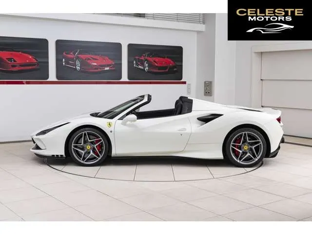 FERRARI F8 Spider 2021 — photo 4 sur 8