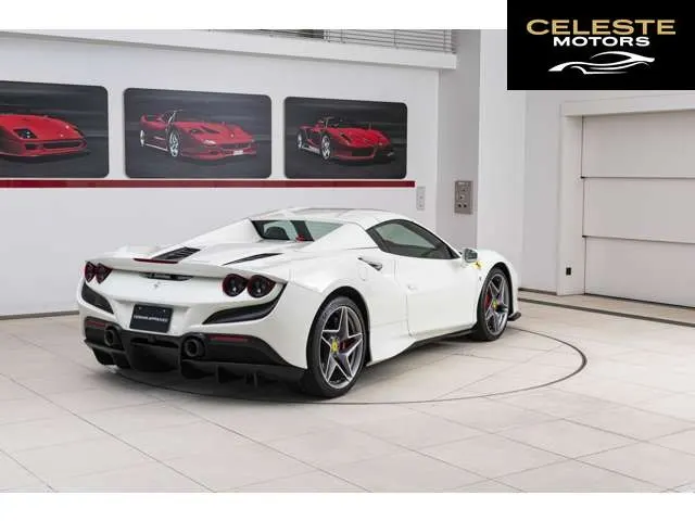 FERRARI F8 Spider 2021 — photo 6 sur 8