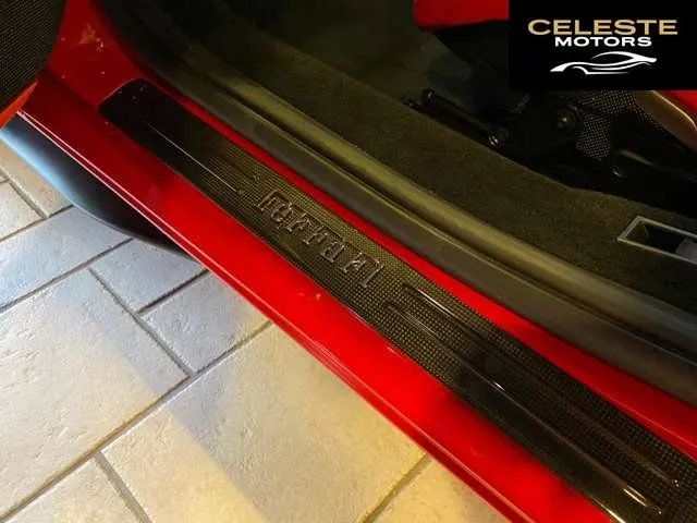 FERRARI F8 Tributo 2022 — photo 3 sur 8