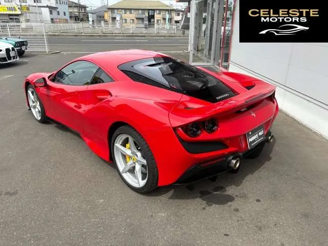 FERRARI F8 Tributo 2022 — photo 4 sur 8