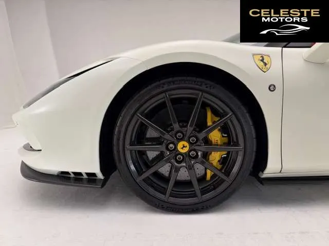 FERRARI F8 Spider 2021 — photo 4 sur 8