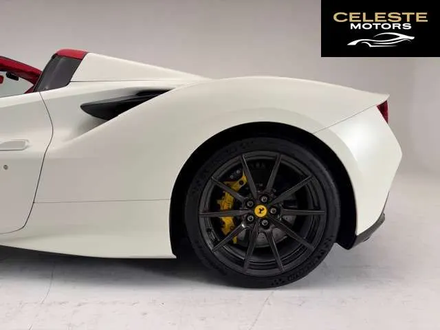 FERRARI F8 Spider 2021 — photo 5 sur 8