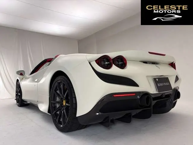 FERRARI F8 Spider 2021 — photo 7 sur 8