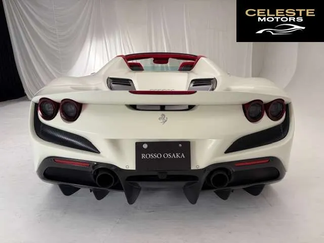FERRARI F8 Spider 2021 — photo 8 sur 8