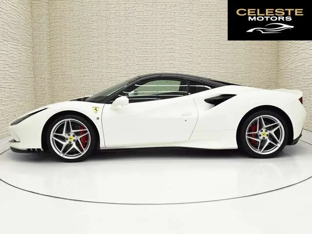 FERRARI F8 Tributo 2022 — photo 2 sur 8