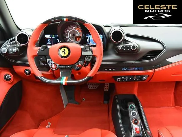 FERRARI F8 Tributo 2022 — photo 8 sur 8
