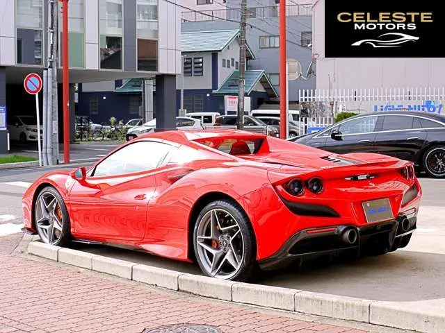 FERRARI F8 Spider 2021 — photo 4 sur 8