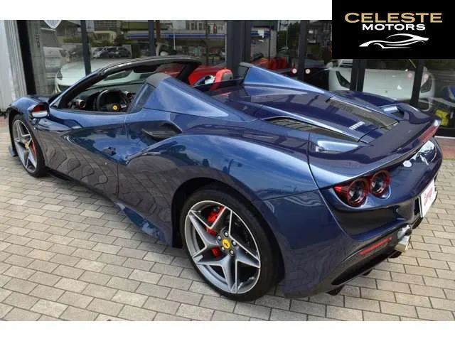 FERRARI F8 Spider 2023 — photo 5 sur 8