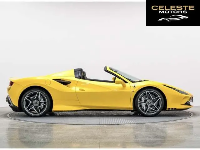 FERRARI F8 Spider 2021 — photo 2 sur 8