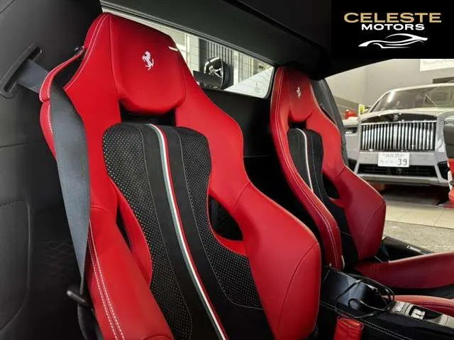 FERRARI F8 Spider 2021 — photo 2 sur 8