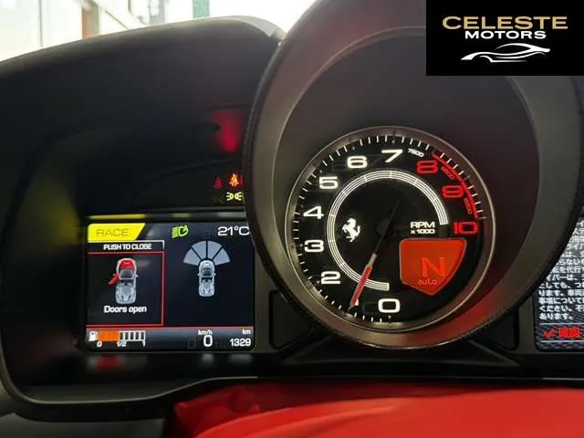 FERRARI F8 Spider 2021 — photo 6 sur 8