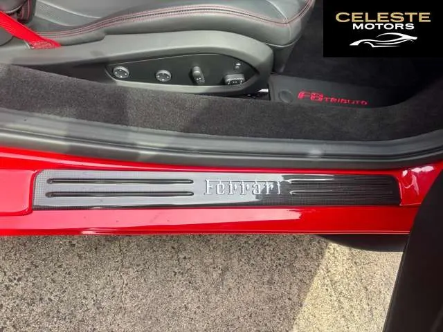 FERRARI F8 Tributo 2021 — photo 8 sur 8
