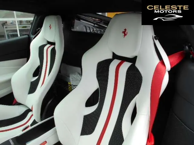 FERRARI F8 Tributo 2021 — photo 6 sur 8
