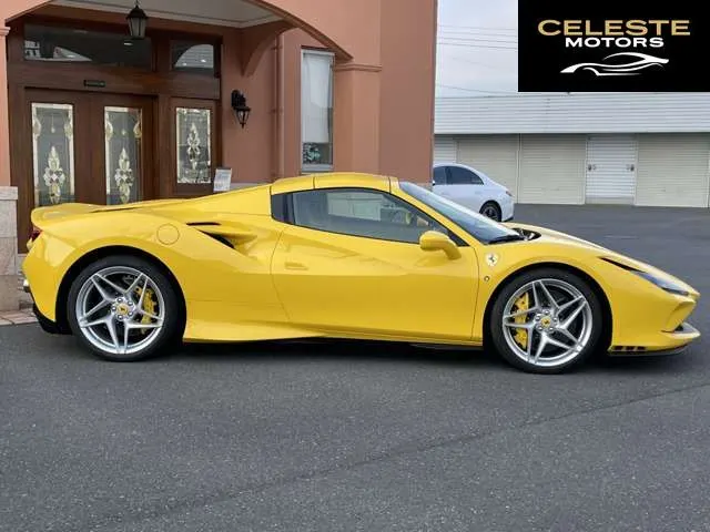 FERRARI F8 Spider 2021 — photo 5 sur 8