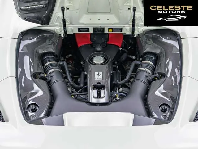 FERRARI F8 Spider 2022 — photo 1 sur 8