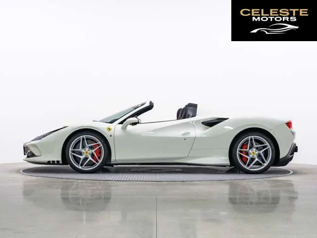 FERRARI F8 Spider 2022 — photo 6 sur 8