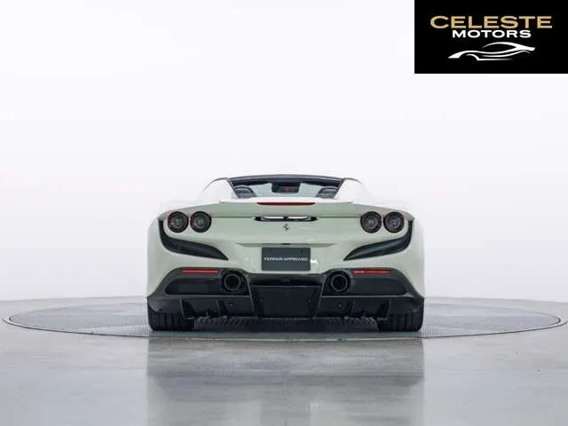 FERRARI F8 Spider 2022 — photo 8 sur 8