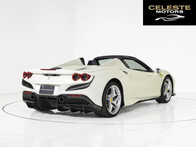 FERRARI F8 Spider 2021 — photo 6 sur 8