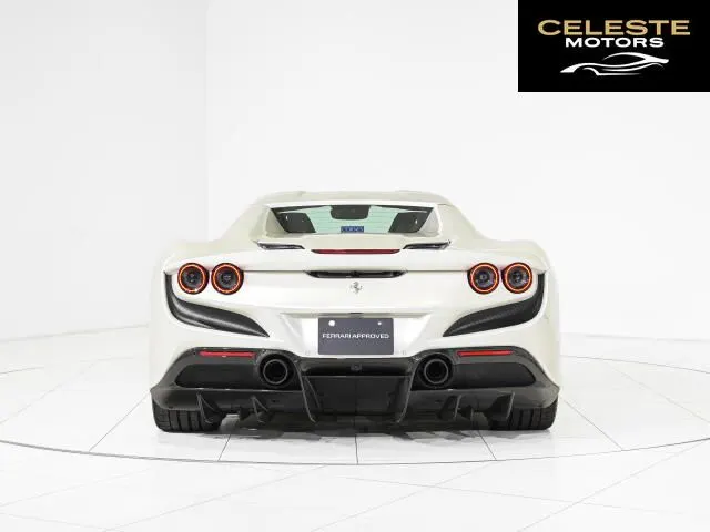 FERRARI F8 Spider 2021 — photo 8 sur 8