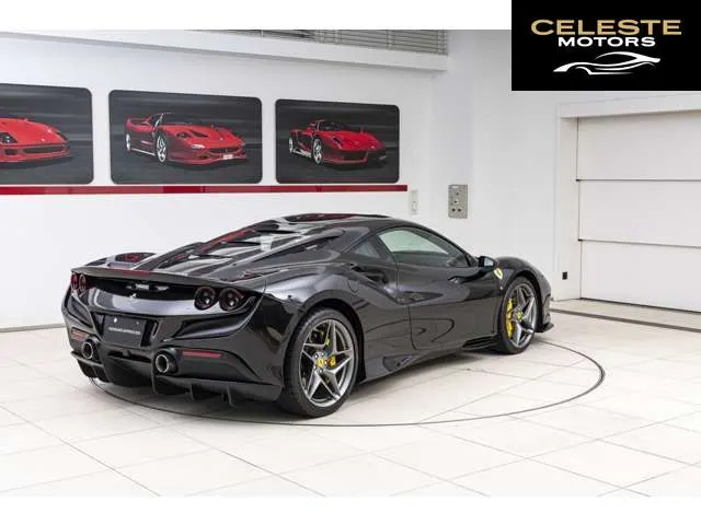 FERRARI F8 Tributo 2022 — photo 2 sur 8