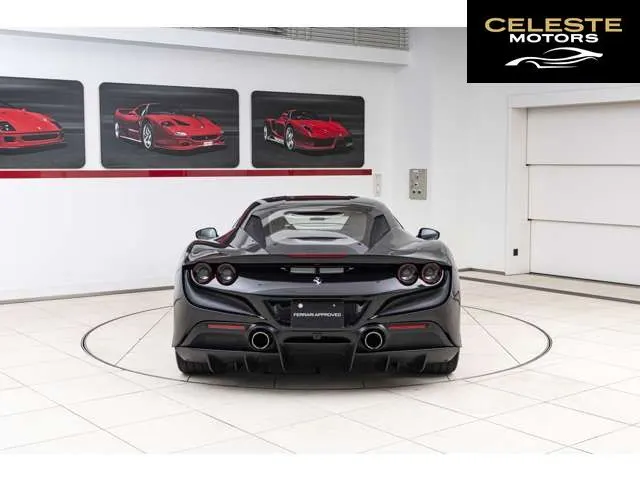 FERRARI F8 Tributo 2022 — photo 3 sur 8