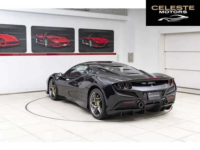 FERRARI F8 Tributo 2022 — photo 4 sur 8