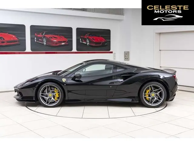 FERRARI F8 Tributo 2022 — photo 5 sur 8