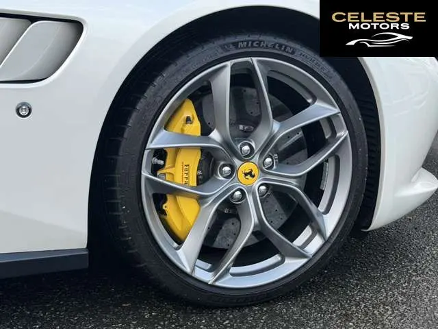 FERRARI GTC4 Lusso 2018 — photo 8 sur 8