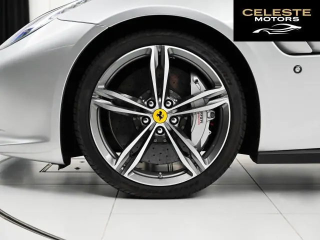 FERRARI GTC4 Lusso 2017 — photo 5 sur 8