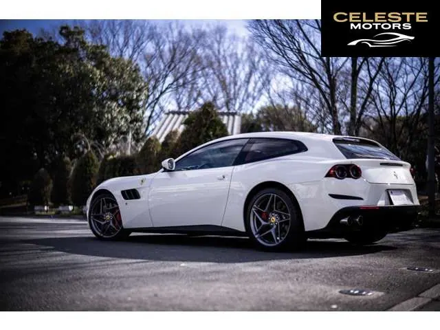 FERRARI GTC4 Lusso 2020 — photo 3 sur 8