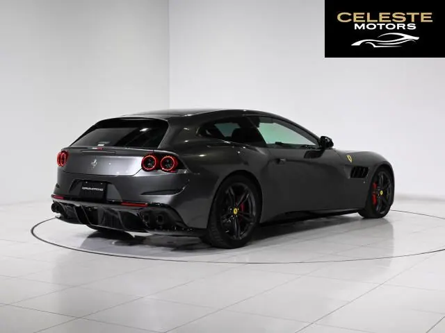 FERRARI GTC4 Lusso 2017 — photo 4 sur 8