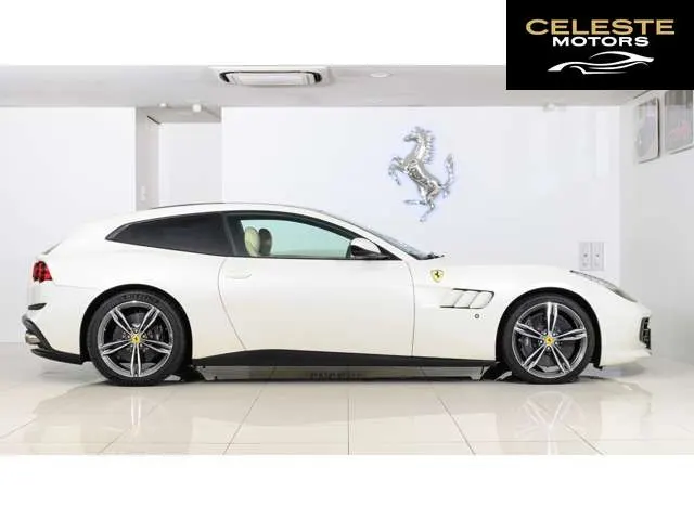 FERRARI GTC4 Lusso 2018 — photo 3 sur 8