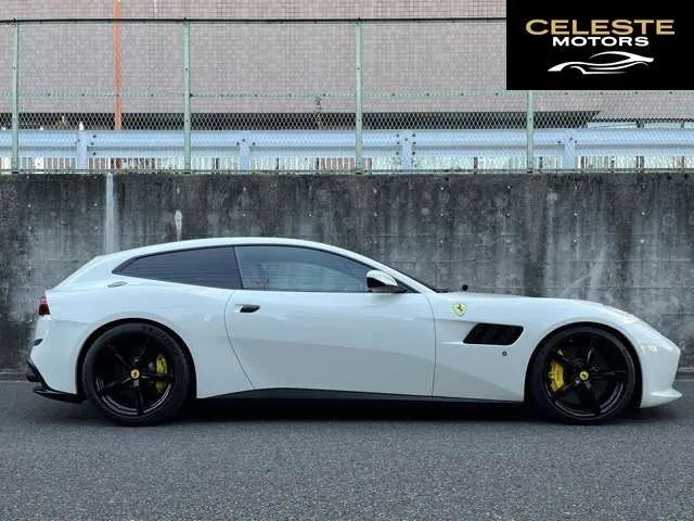 FERRARI GTC4 Lusso 2018 — photo 7 sur 8