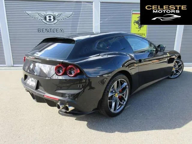 FERRARI GTC4 Lusso 2020 — photo 7 sur 8