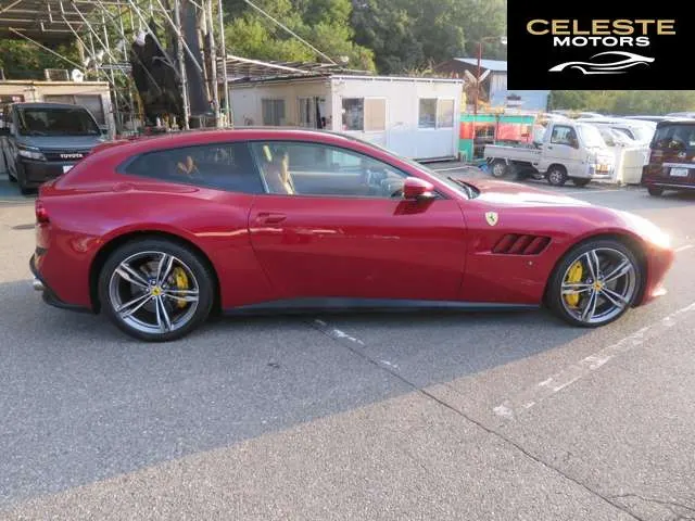 FERRARI GTC4 Lusso 2019 — photo 7 sur 8