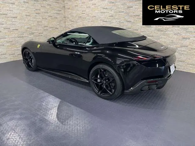 FERRARI Roma Spider 2024 — photo 1 sur 8